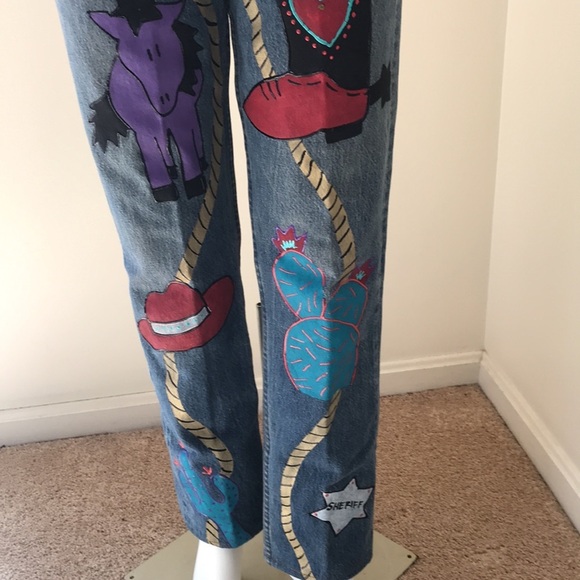 LEVI’S size 6 high waist jeans with appliqué - Picture 3 of 14